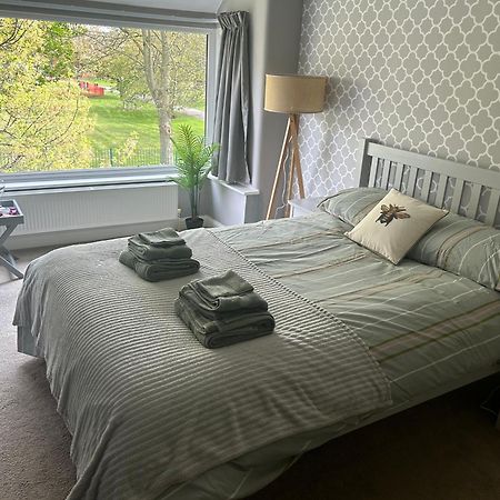 Lovely, Large Double Bedroom With Park View In Home Hazel Grove Экстерьер фото