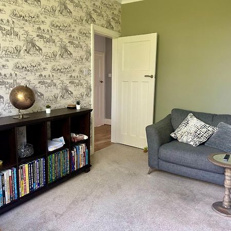 Lovely, Large Double Bedroom With Park View In Home Hazel Grove Экстерьер фото