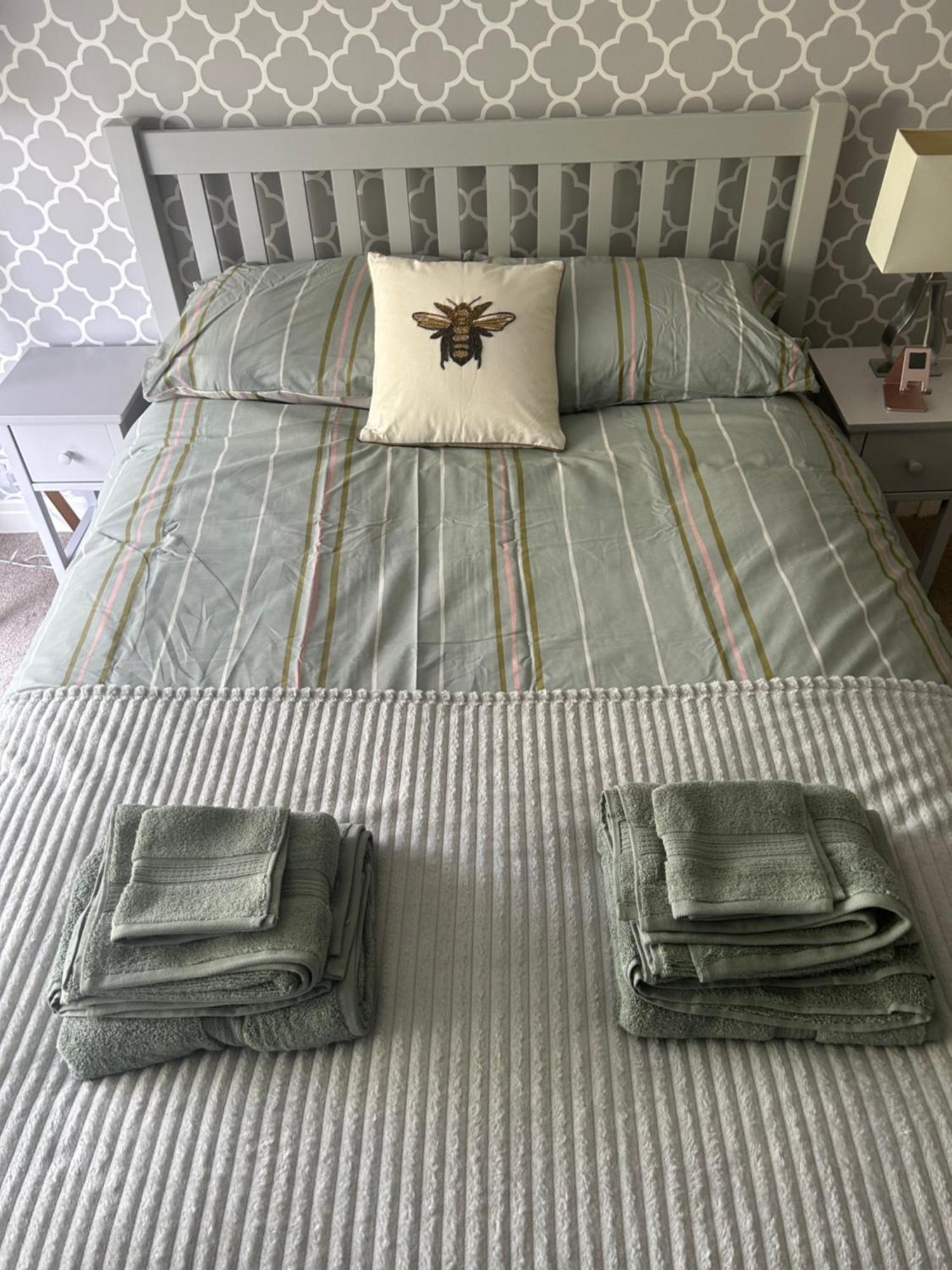 Lovely, Large Double Bedroom With Park View In Home Hazel Grove Экстерьер фото