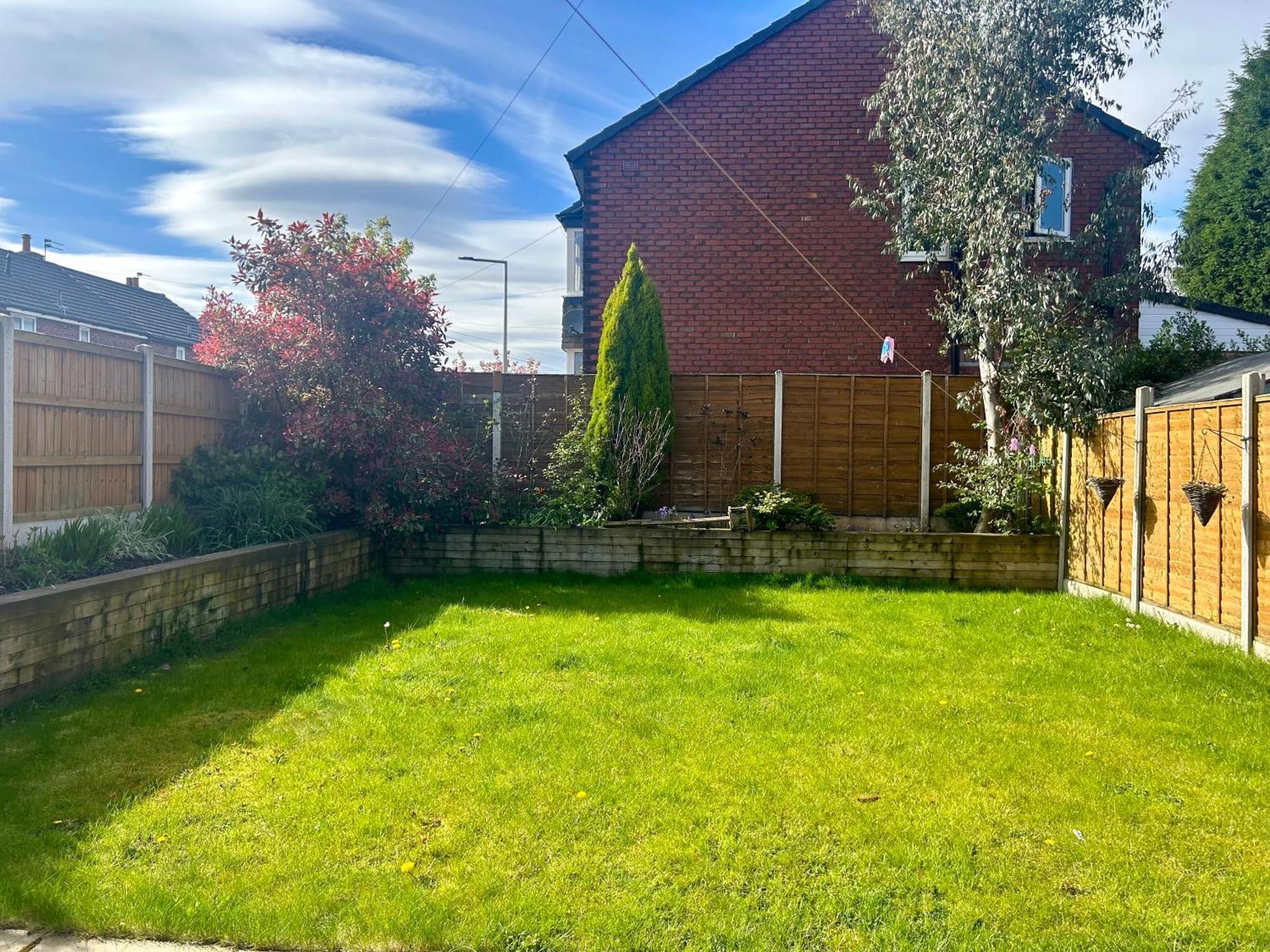 Lovely, Large Double Bedroom With Park View In Home Hazel Grove Экстерьер фото